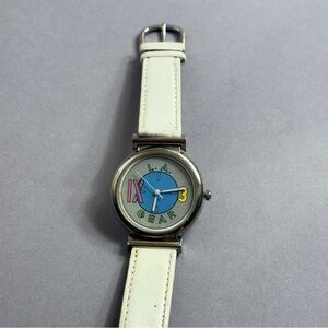 L.A. Gear White Strap with Multicolor Dial Smartwatch Vintage